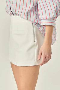 Sally Front Welt Pockets Skort