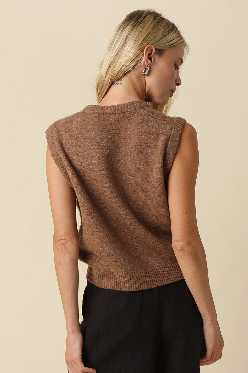 Ashton Sweater Vest in Camel