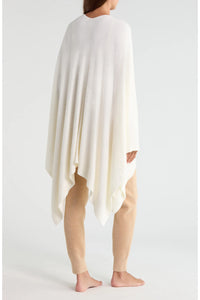 Barefoot Dreams CozyChic Lite® Weekend Wrap in Pearl