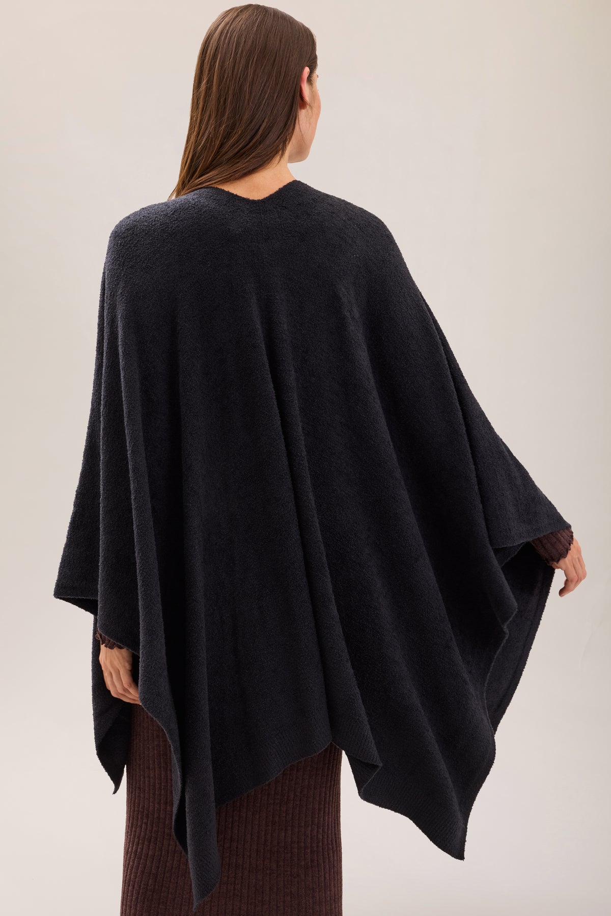 Barefoot Dreams CozyChic Lite® Weekend Wrap in Black