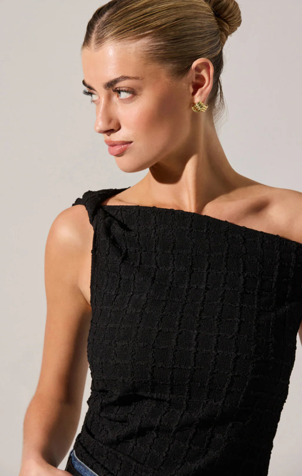 ASTR The Label Lindy Textured Off Shoulder Top